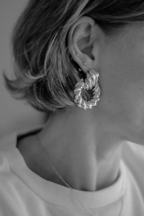 Lab-grown gemstone pieces